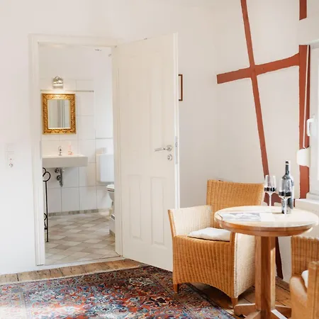 Eulenhaus - Weingut Walter J Oster Semesterbostad
