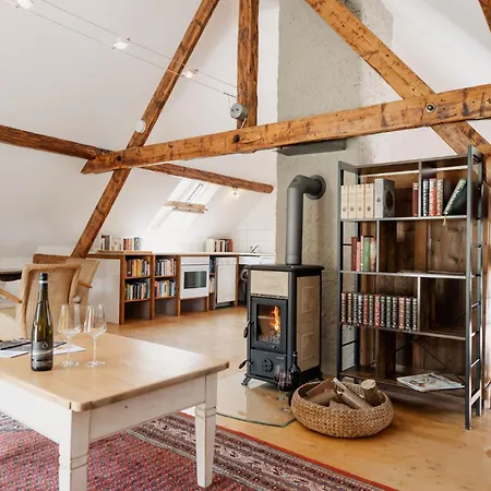 Eulenhaus - Weingut Walter J Oster Semesterbostad *