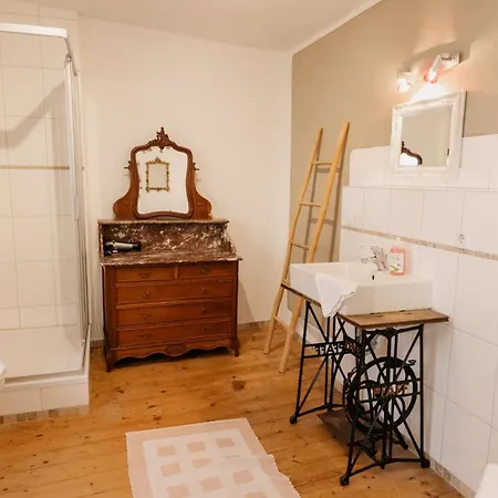 Semesterbostad Eulenhaus - Weingut Walter J Oster Ediger-Eller